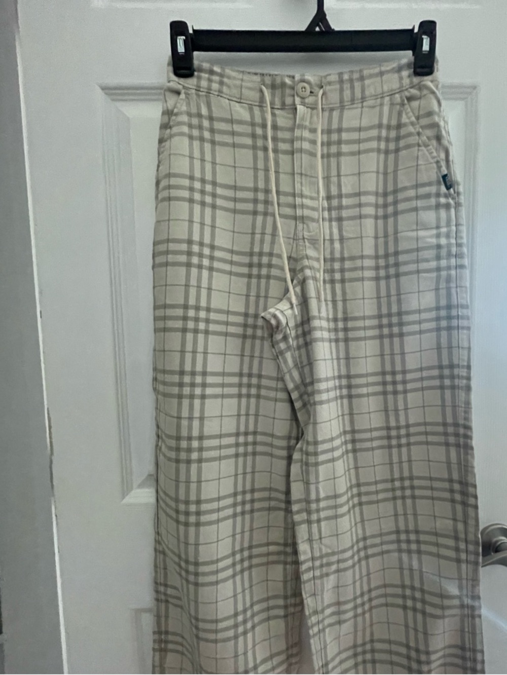Vans Wide Leg Plaid Pants in Cream and Gray
